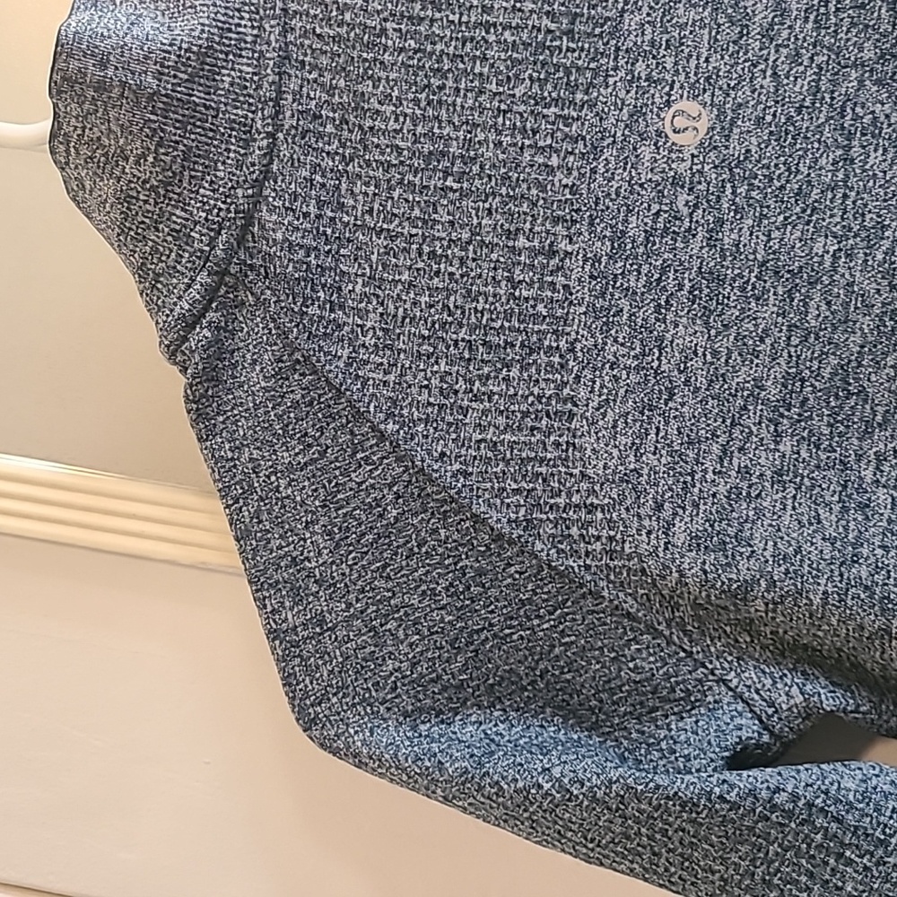 Lululemon Atletica Long Sleeves Active Top, Size 2, Color Light Blue 👌 ✨️ 😀 - Picture 13 of 16